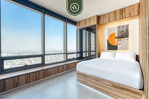 Luxury Studio - Revolution Monument View - Pool