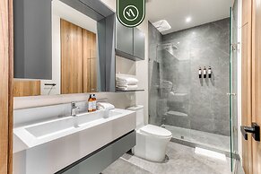 Luxury Studio - Revolution Monument View - Gym