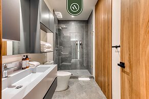 Luxury Studio - Pool - Revolution Monument View