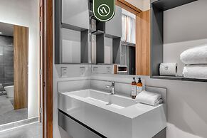 Luxury Studio - Pool - Revolution Monument View