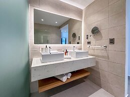 Luxury 2 Bedroom Apartment