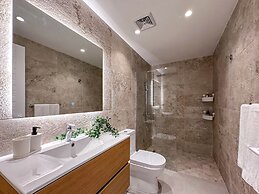 Luxury 2 Bedroom Apartment