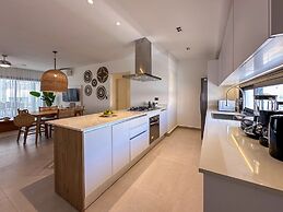Luxury 2 Bedroom Apartment