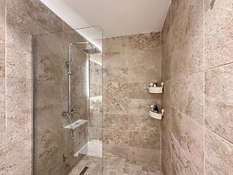 Luxury 2 Bedroom Apartment
