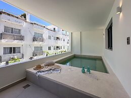 Luxury 2 Bedroom Apartment