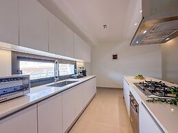 Luxury 2 Bedroom Apartment