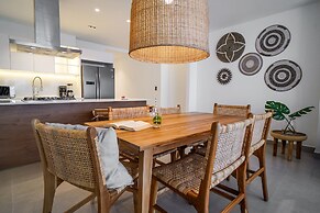 Luxury 3 Bedroom Apartment at the Beach
