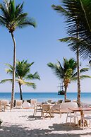 Luxury 3 Bedroom Apartment at the Beach