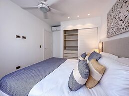 Luxury 3 Bedroom Apartment at the Beach