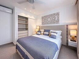 Luxury 3 Bedroom Apartment at the Beach