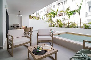 Luxury 3 Bedroom Apartment at the Beach