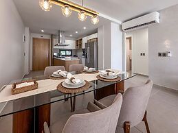 Spectacular Brand new Beach Condo