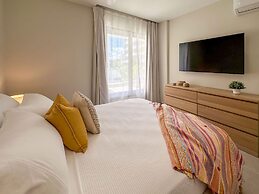 Spectacular Brand new Beach Condo