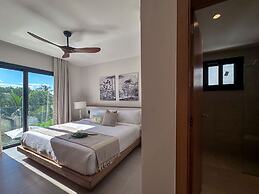 Spectacular Golf Front 3BR Apartment!