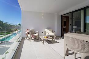 Spectacular Golf Front 3BR Apartment!