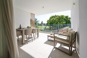 Spectacular Golf Front 3BR Apartment!