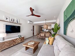 Spectacular Golf Front 3BR Apartment!