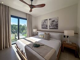 Spectacular Golf Front 3BR Apartment!