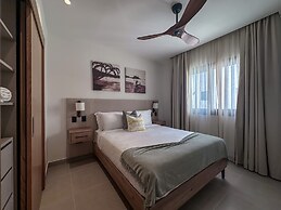 Spectacular Golf Front 3BR Apartment!