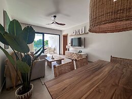 Spectacular Golf Front 3BR Apartment!