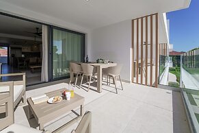 Spectacular Golf Front 3BR Apartment!