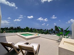 Luxury Penthouse 3 Bedroom Ocean Views