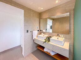 Luxury Penthouse 3 Bedroom Ocean Views
