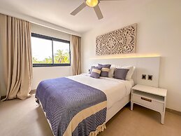 Luxury Penthouse 3 Bedroom Ocean Views