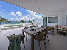 Luxury Penthouse 3 Bedroom Ocean Views