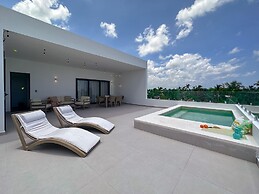 Luxury Penthouse 3 Bedroom Ocean Views