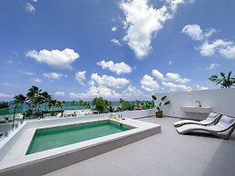 Luxury Penthouse 3 Bedroom Ocean Views