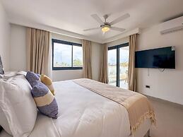 Luxury Penthouse 3 Bedroom Ocean Views