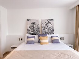 Luxury Penthouse 3 Bedroom Ocean Views
