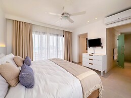 Luxury Penthouse 3 Bedroom Ocean Views