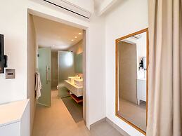 Luxury Penthouse 3 Bedroom Ocean Views