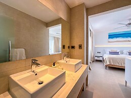 Luxury Penthouse 3 Bedroom Ocean Views