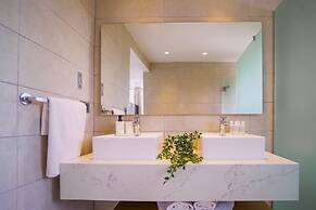 Luxury Penthouse 3 Bedroom Ocean Views