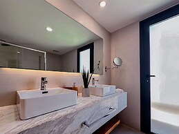 Fantastic Beach Penthouse With Rooftop BBQ