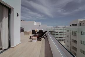 Fantastic Beach Penthouse With Rooftop BBQ