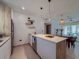 Fantastic Beach Penthouse With Rooftop BBQ