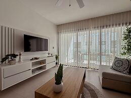 Fantastic Beach Penthouse With Rooftop BBQ