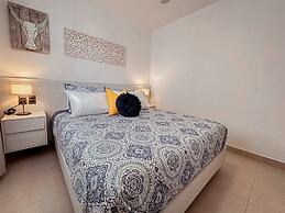 Fantastic Beach Penthouse With Rooftop BBQ