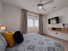 Fantastic Beach Penthouse With Rooftop BBQ