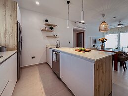 Fantastic Beach Penthouse With Rooftop BBQ