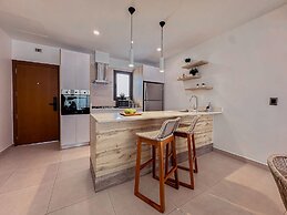 Fantastic Beach Penthouse With Rooftop BBQ