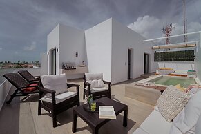 Fantastic Beach Penthouse With Rooftop BBQ