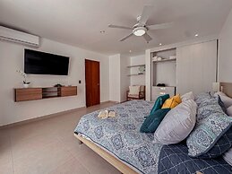 Fantastic Beach Penthouse With Rooftop BBQ