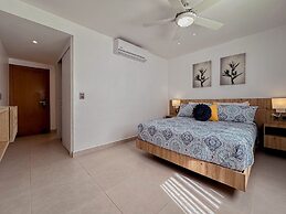 Fantastic Beach Penthouse With Rooftop BBQ