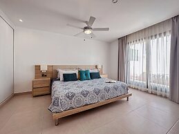 Fantastic Beach Penthouse With Rooftop BBQ