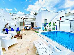 Casa Mondrian - Camere con Bagno e Piscina Privata
